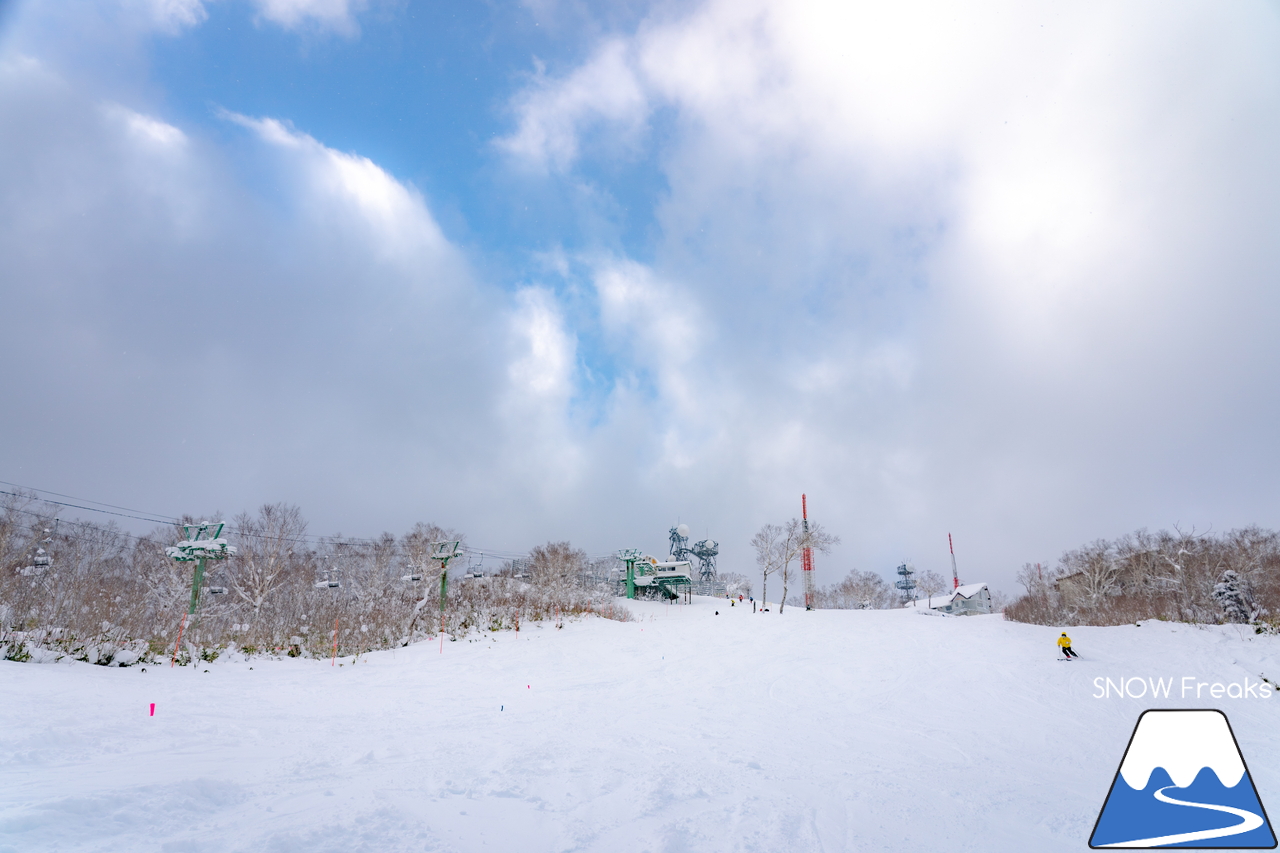 サッポロテイネ｜-10℃。雪質はパウダー。サミットエクスプレスに乗ってロング滑走を楽しみましょう！